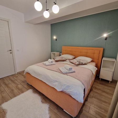 Golden Airport Residence Otopeni Luaran gambar
