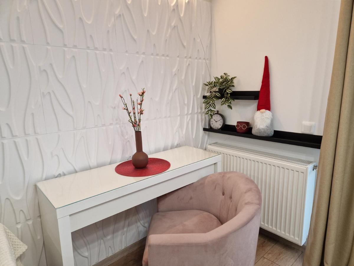 Golden Airport Residence Otopeni Luaran gambar
