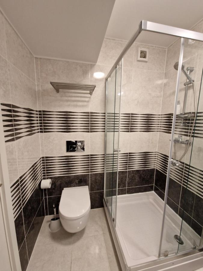 Golden Airport Residence Otopeni Luaran gambar