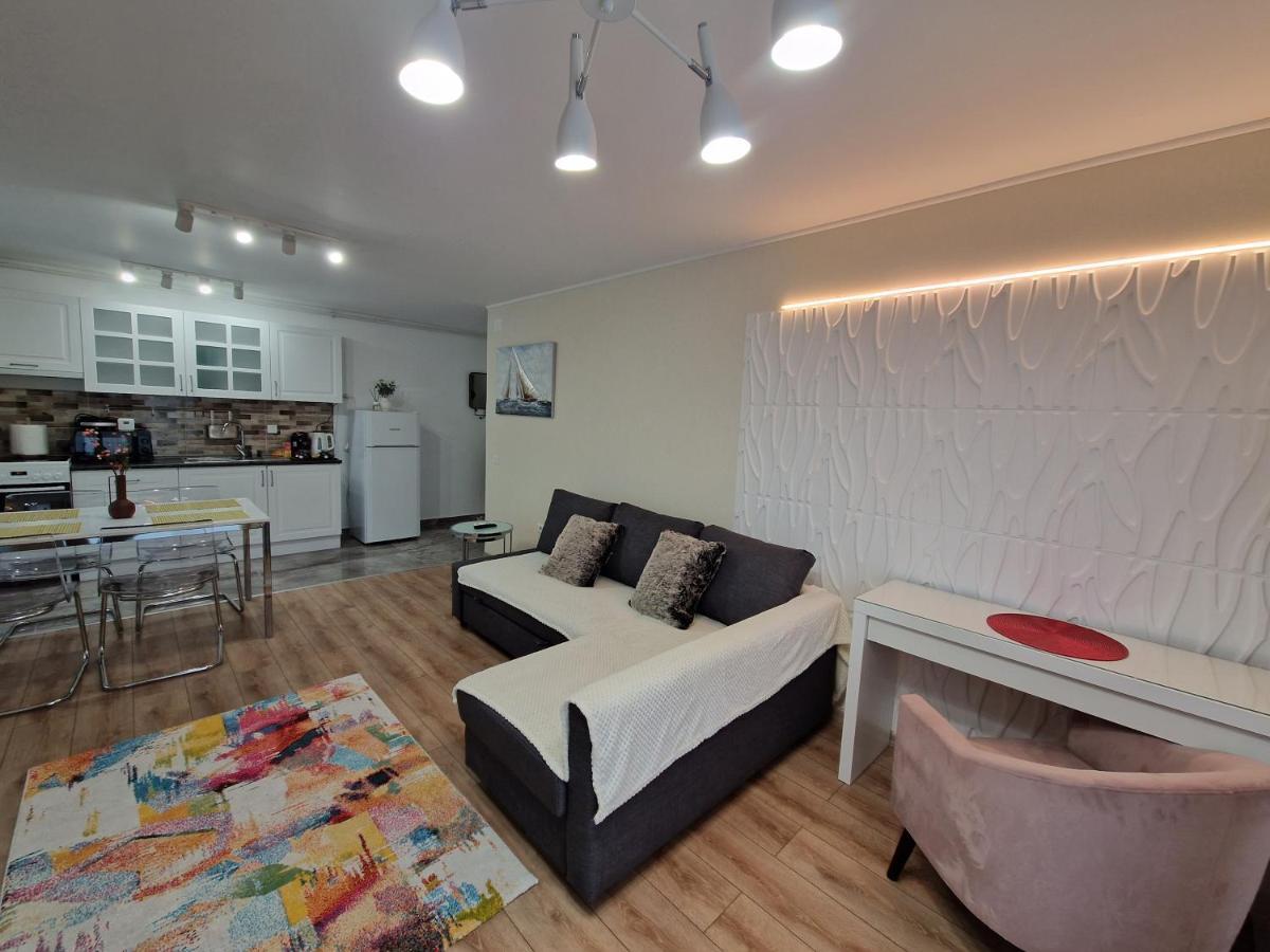 Golden Airport Residence Otopeni Luaran gambar