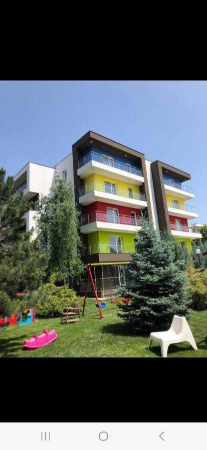 Golden Airport Residence Otopeni Luaran gambar