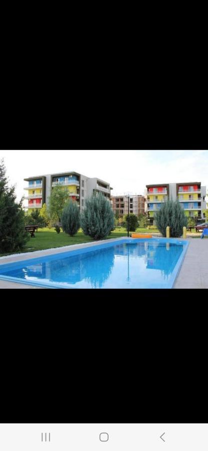 Golden Airport Residence Otopeni Luaran gambar