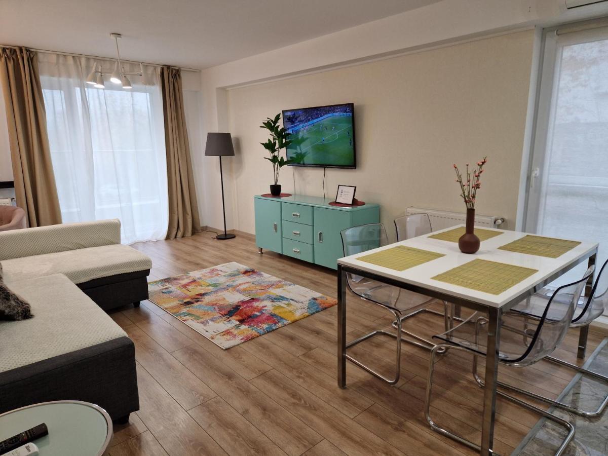Golden Airport Residence Otopeni Luaran gambar